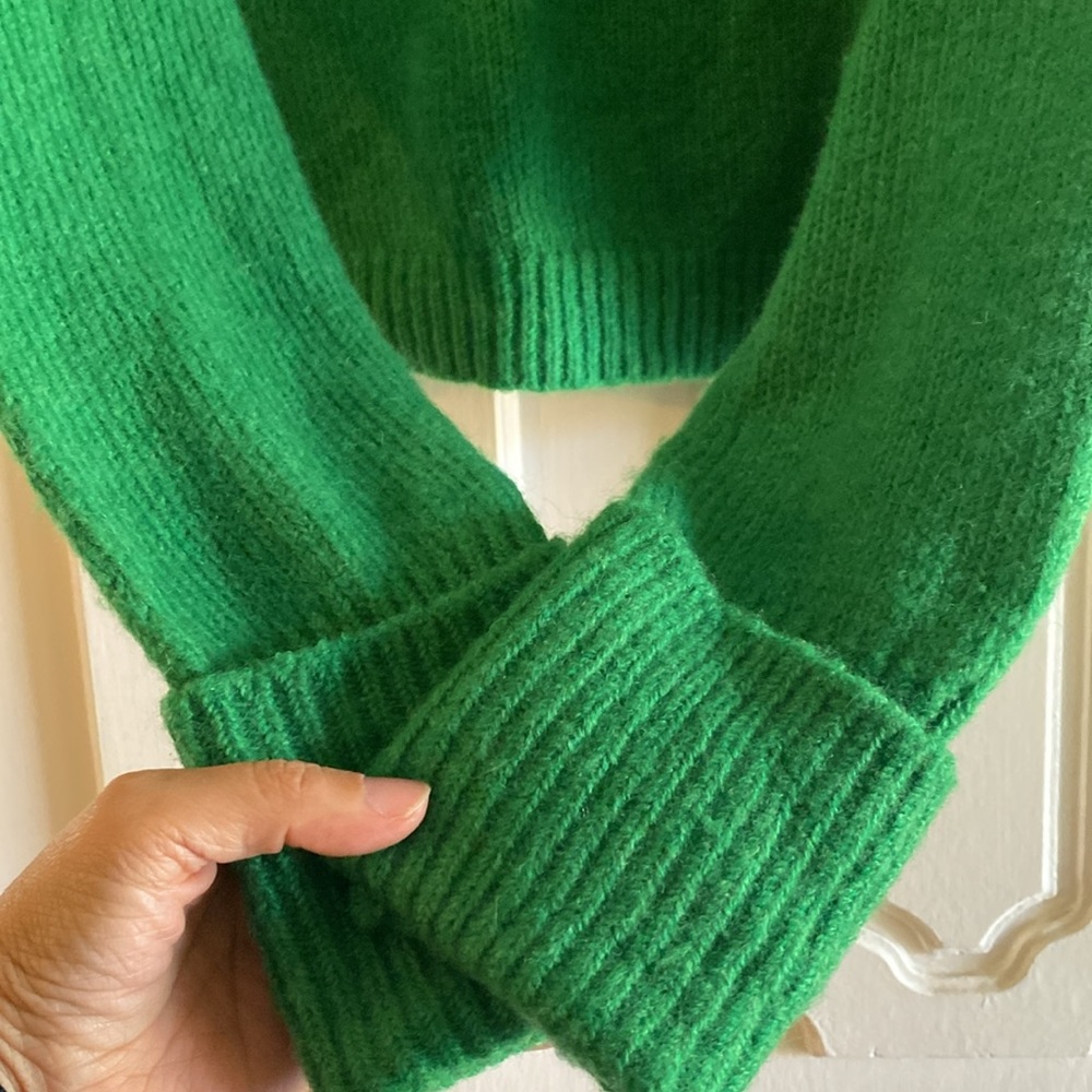 Women's Green Turtleneck Sweater - Picture 3 of 4